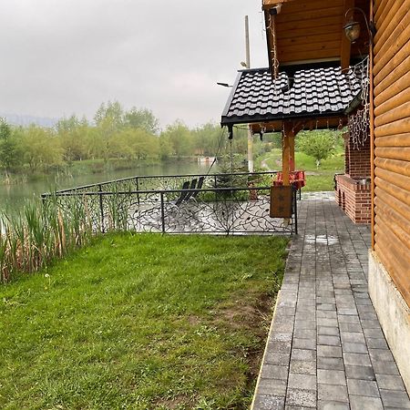 Moonlake Chalet Gainesti Exterior foto